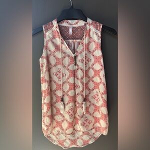 Women’s sleeveless top